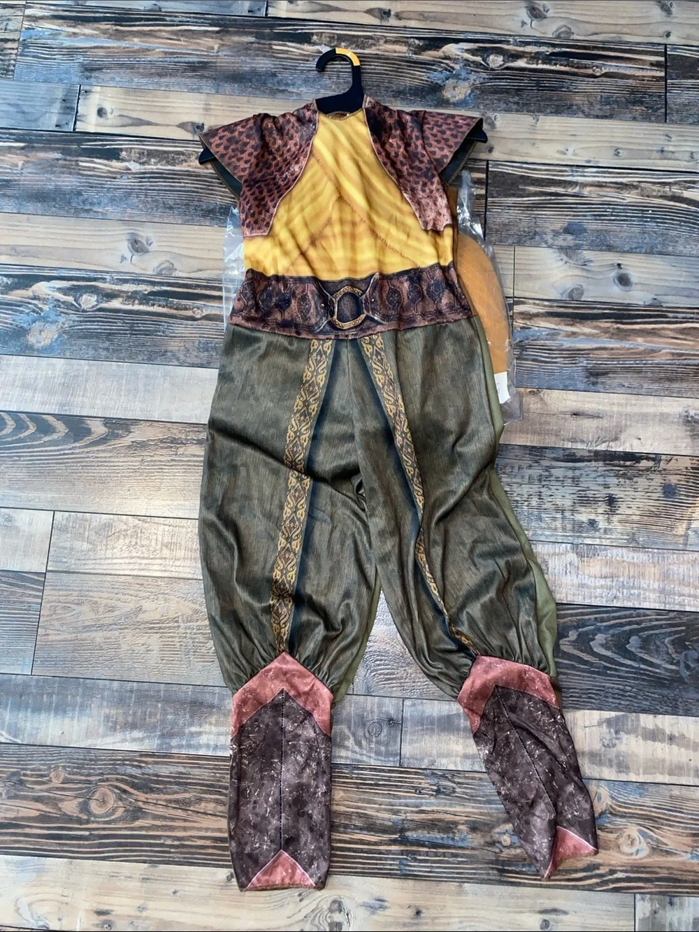 Disney Raya Yellow and Olive Adventure Costume with hat size small 4-6